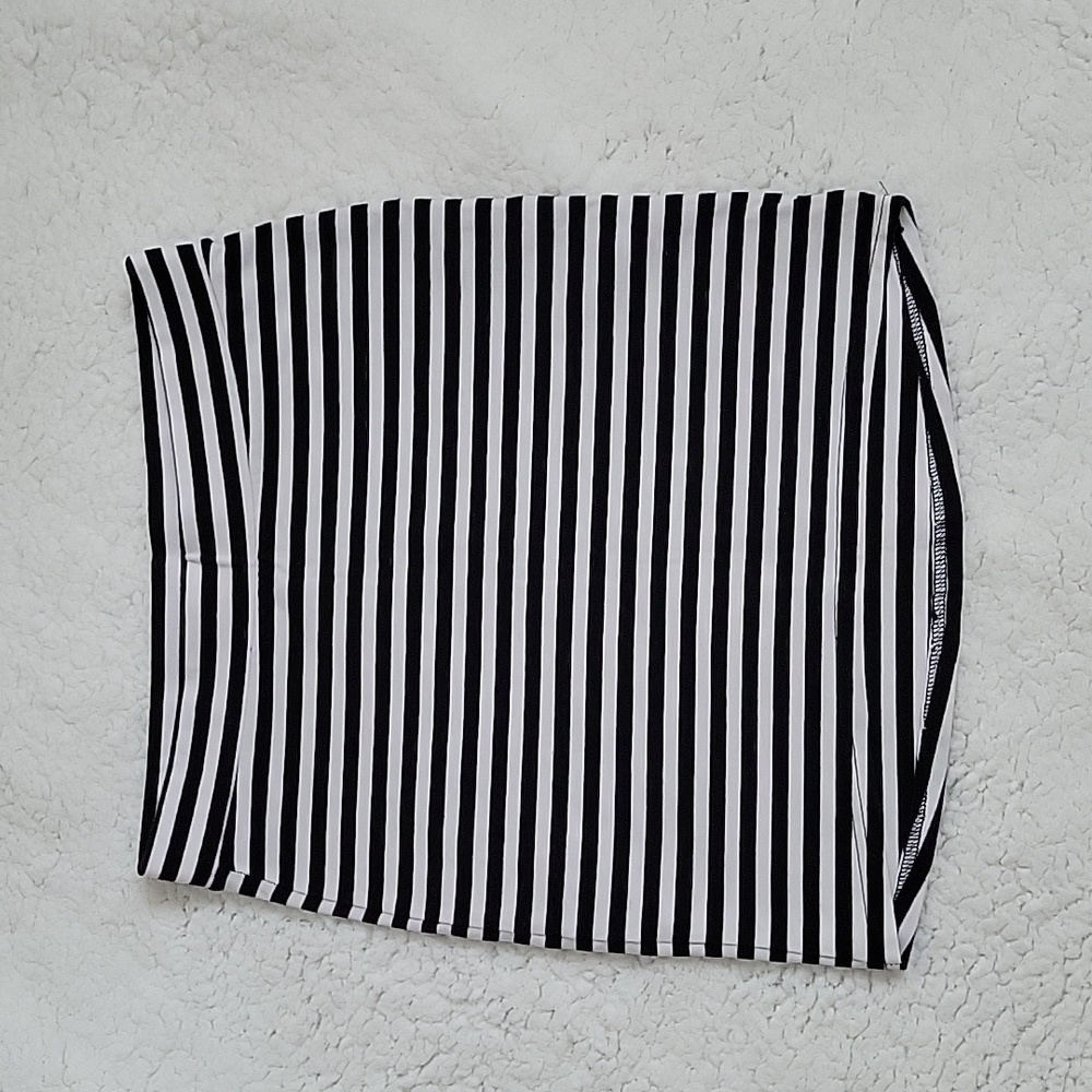 Divided mini skirt